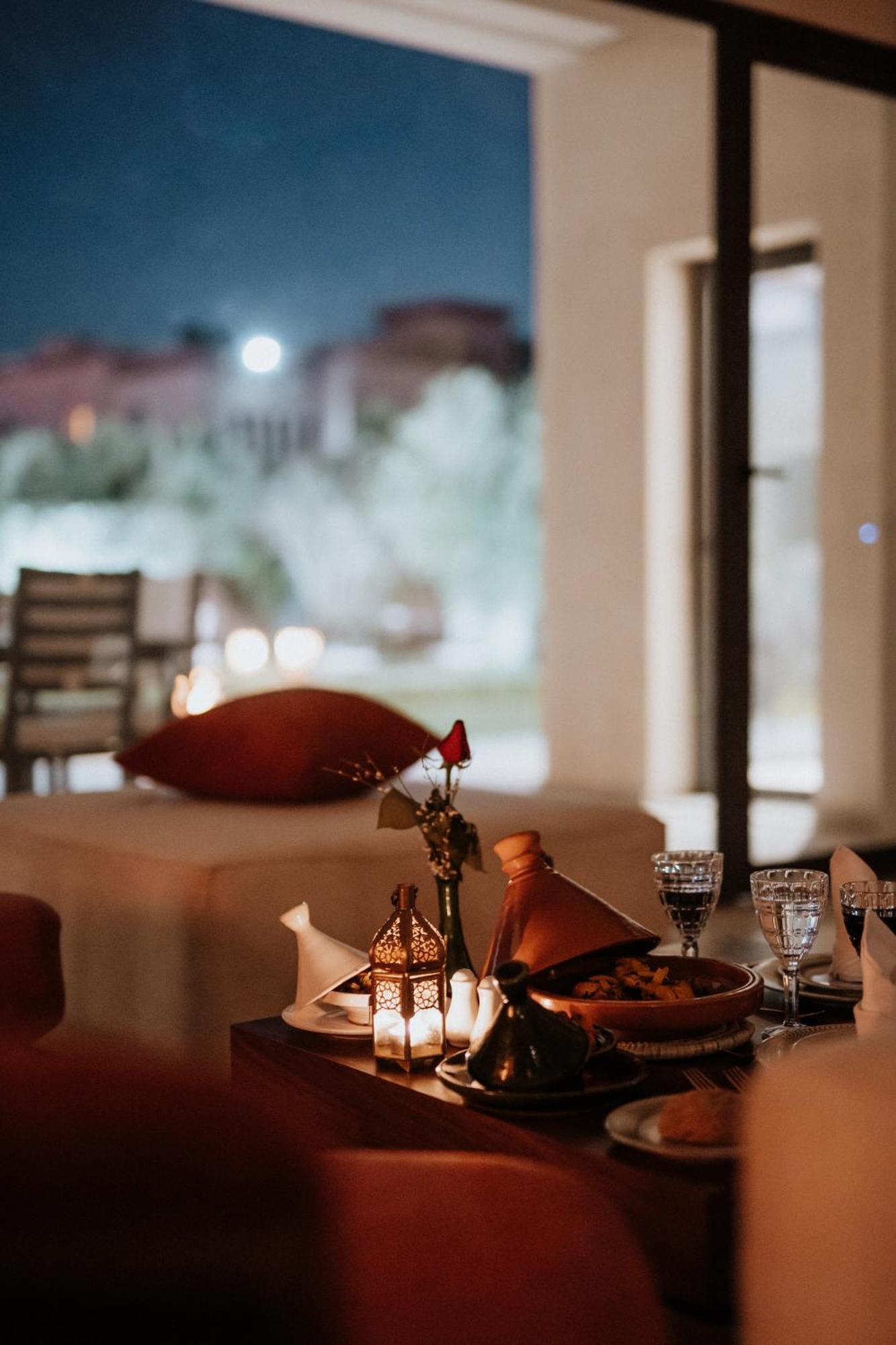 Hotel Les Roses By La Siredrah à Ait Bou Zguia Extérieur photo