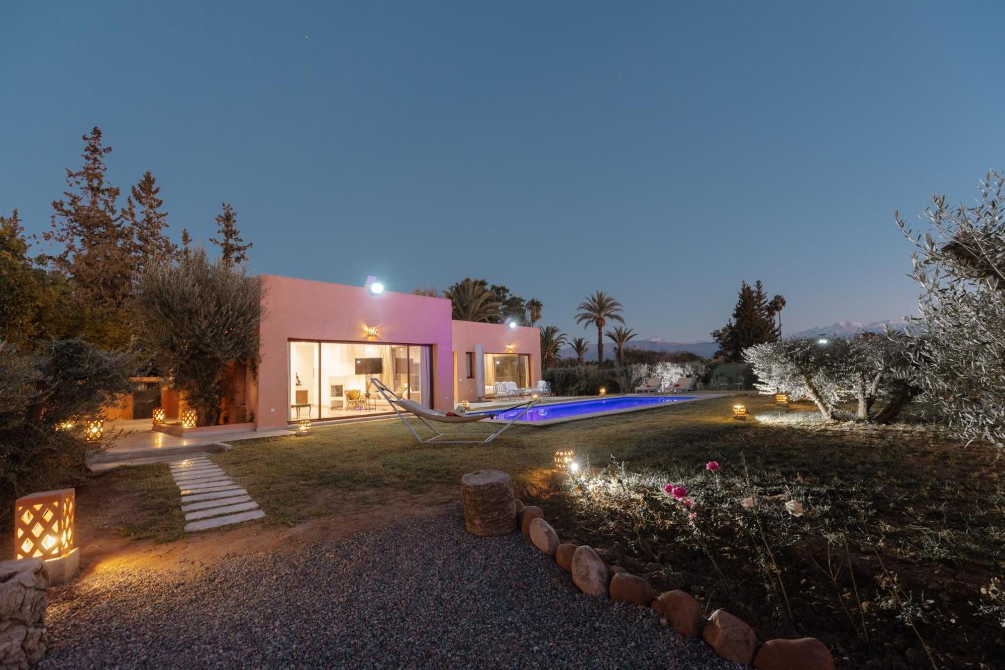 Hotel Les Roses By La Siredrah à Ait Bou Zguia Extérieur photo