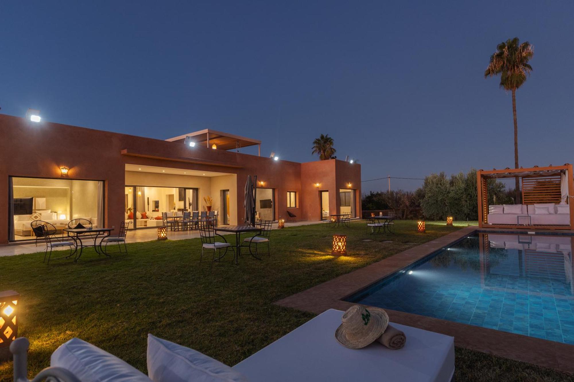 Hotel Les Roses By La Siredrah à Ait Bou Zguia Extérieur photo