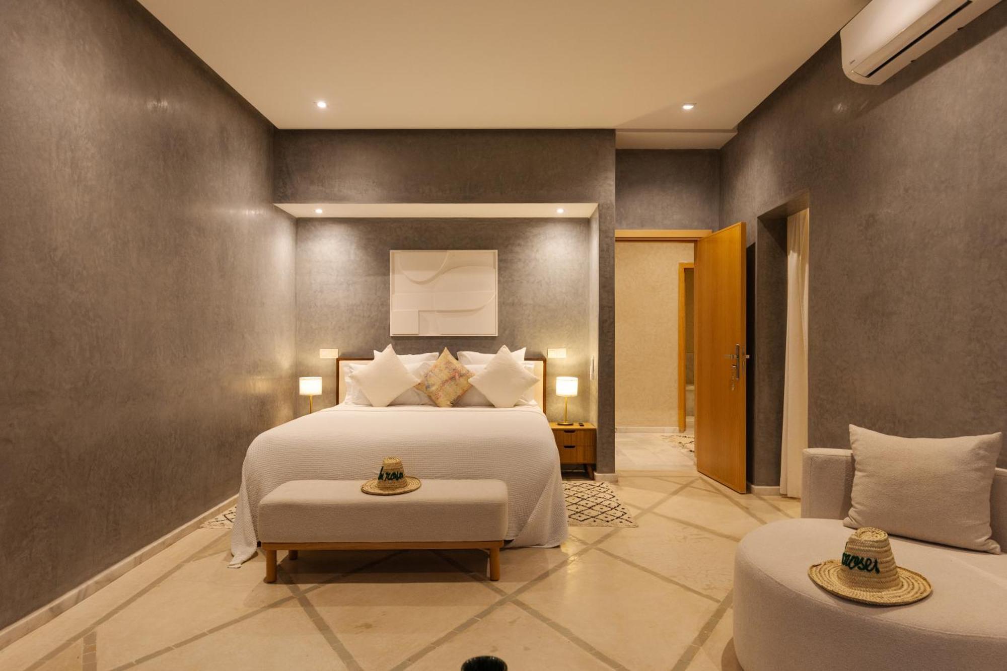 Hotel Les Roses By La Siredrah à Ait Bou Zguia Extérieur photo