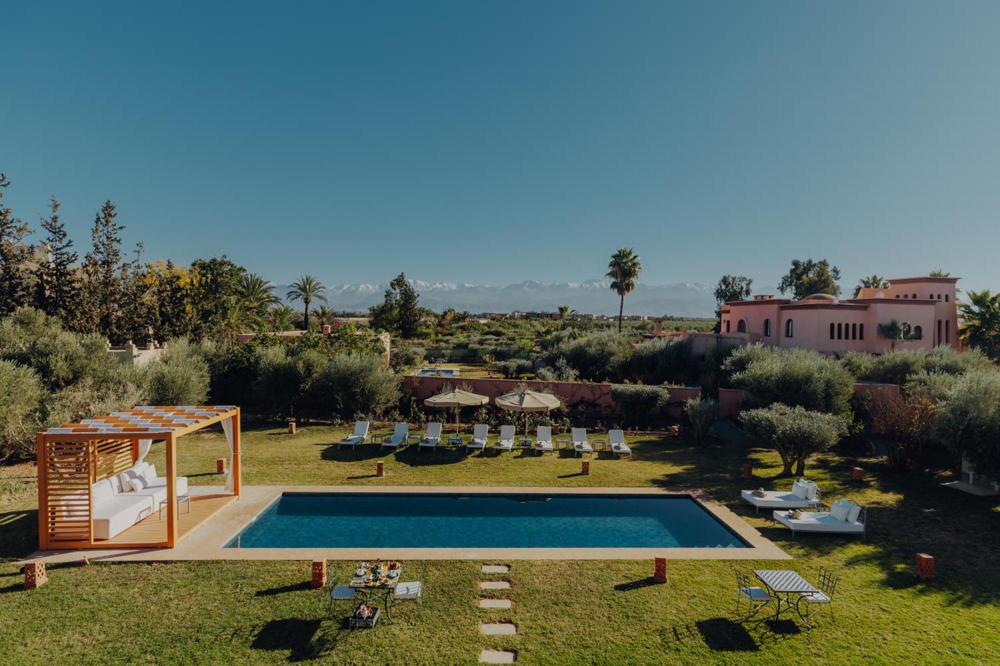 Hotel Les Roses By La Siredrah à Ait Bou Zguia Extérieur photo